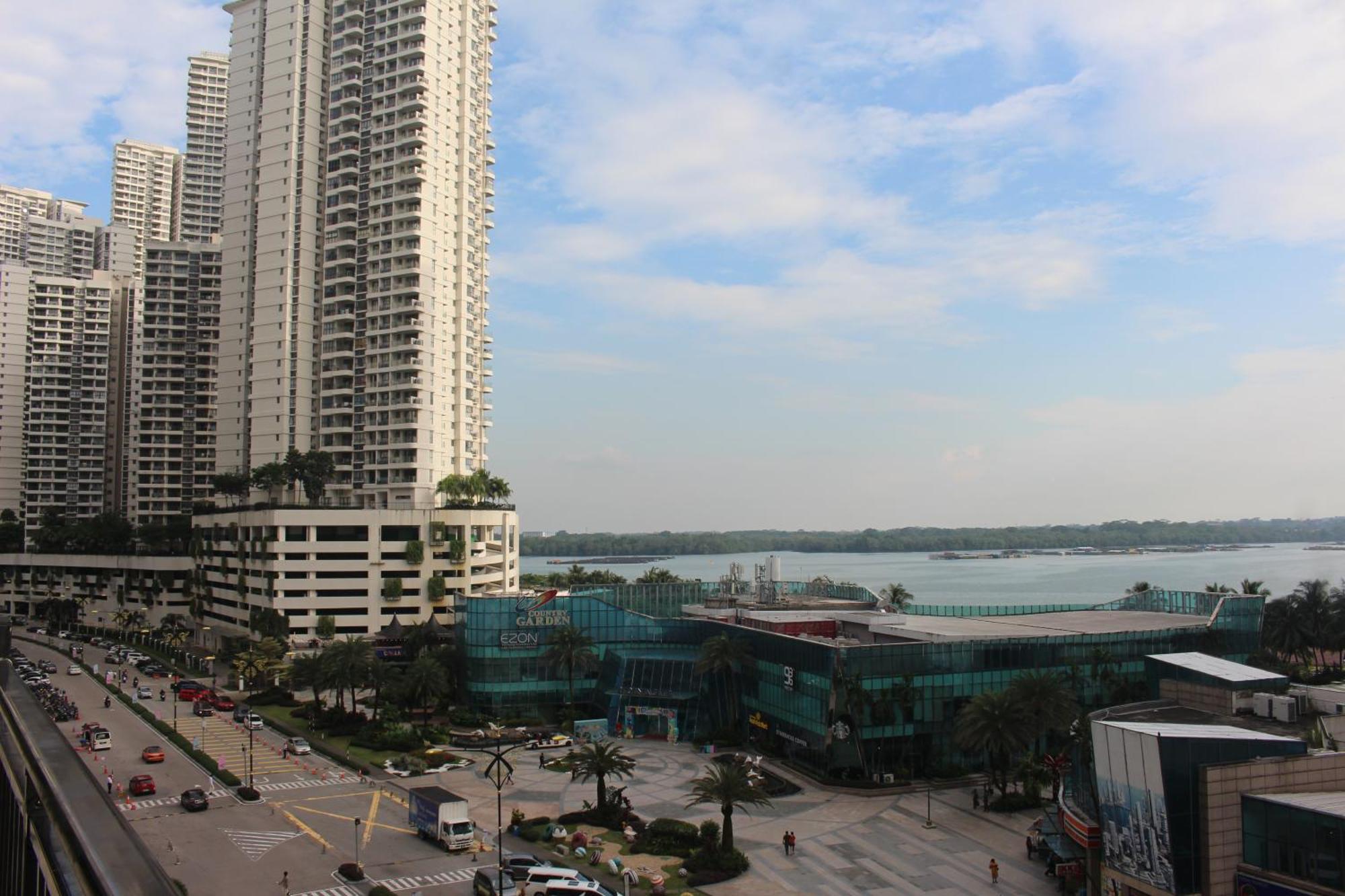 Appartamento Country Garden Danga Bay Johor Bahru Esterno foto
