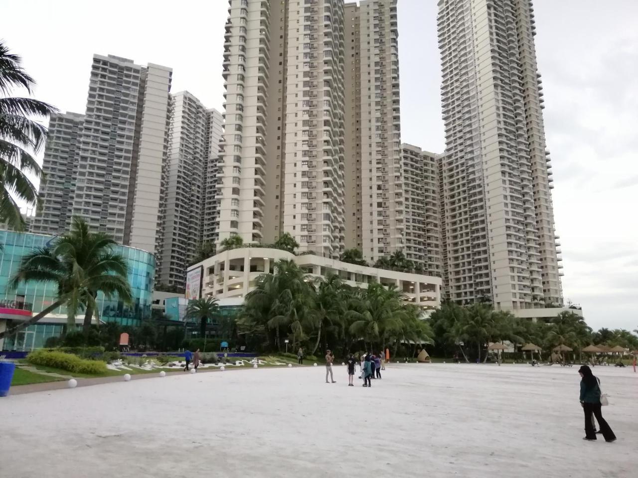 Appartamento Country Garden Danga Bay Johor Bahru Esterno foto